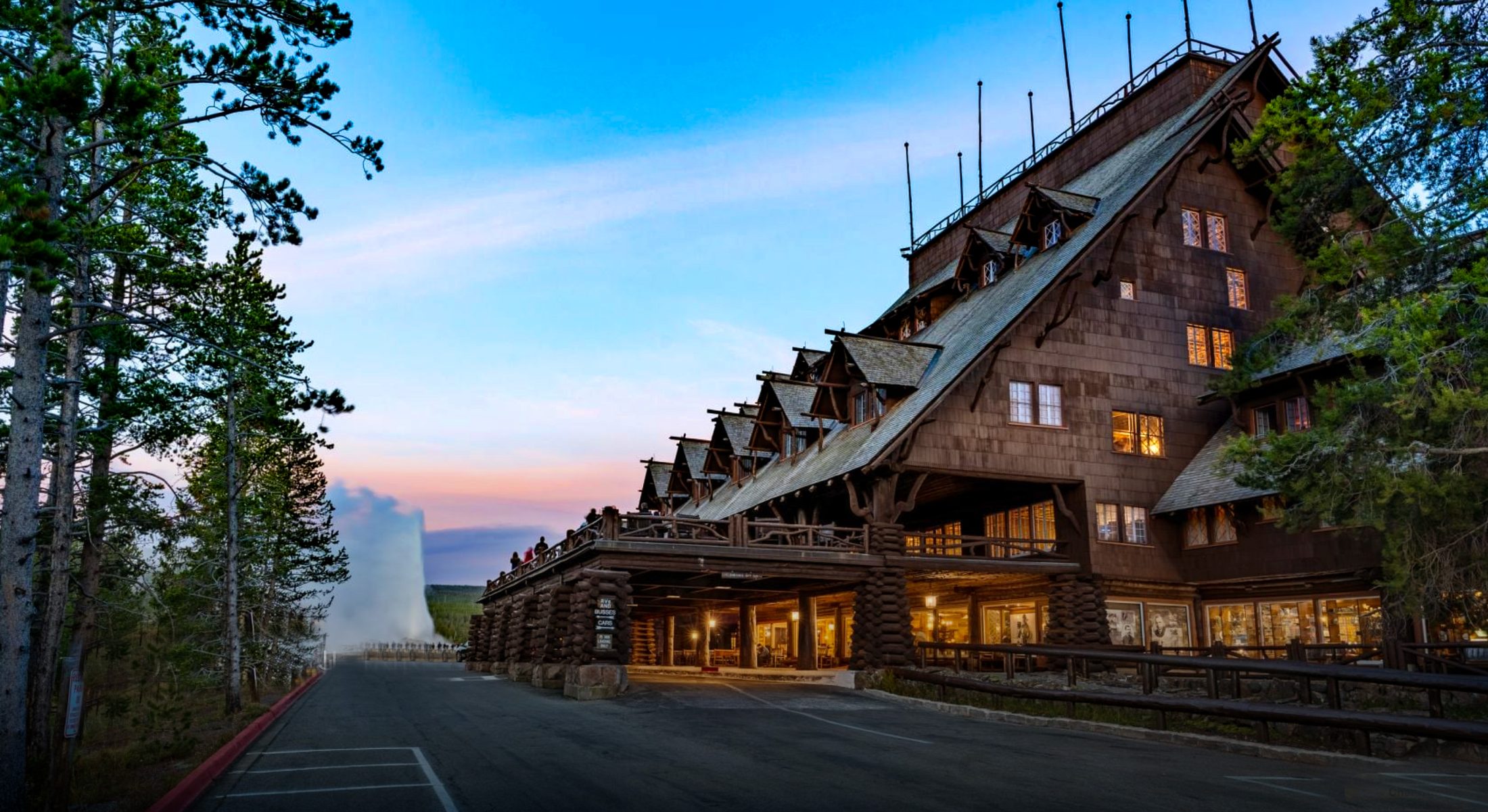 Old Faithful Inn exterior